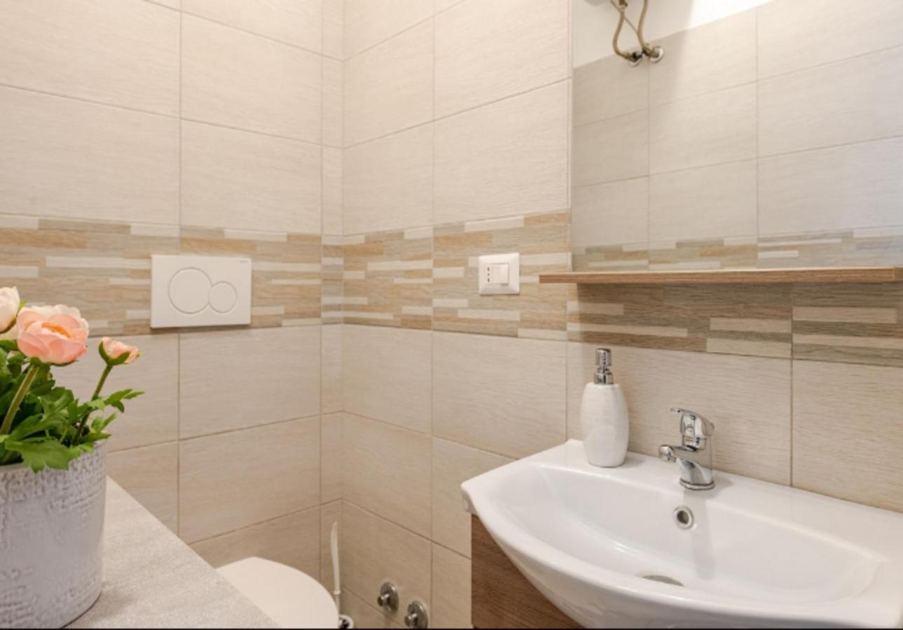 Secret Casa Bovari Metro B1 Conca D'Oro Rzym Zewnętrze zdjęcie