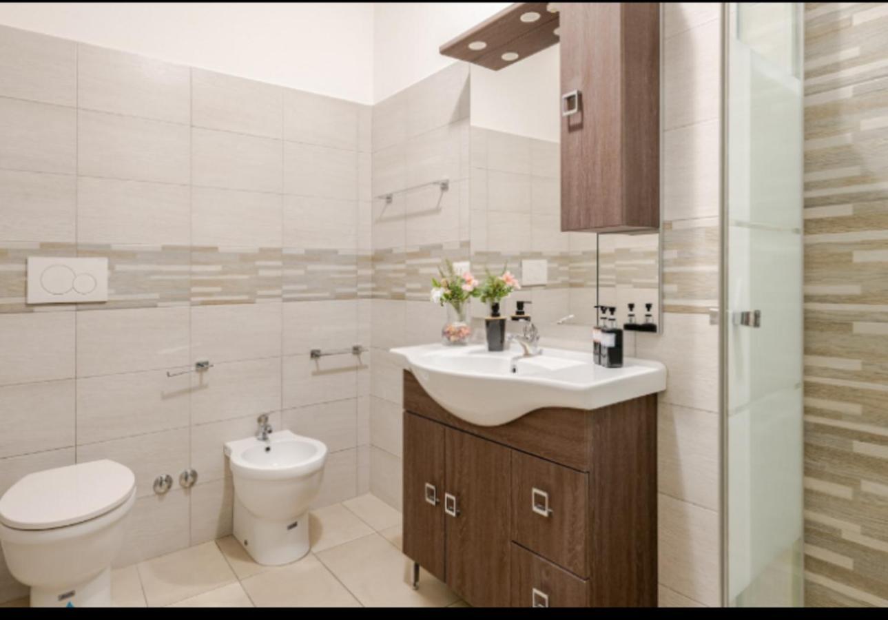 Secret Casa Bovari Metro B1 Conca D'Oro Rzym Zewnętrze zdjęcie